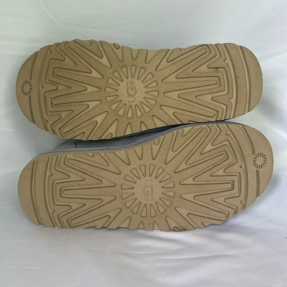 Grey UGG lace up ankle boots - Picture 7 of 8